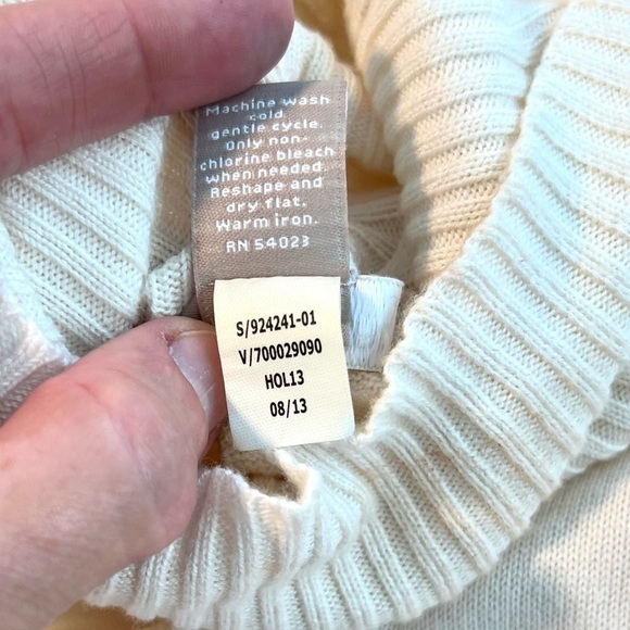 Banana Republic,Gorgeous Ivory,Soft Ribbed Turtleneck,Wardrobe Staple Size XS - Picture 7 of 11